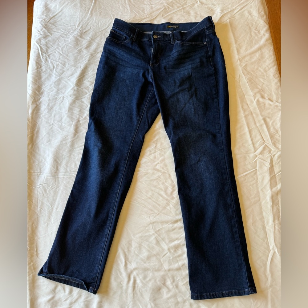 Lee regular fit mid rise straight leg jean